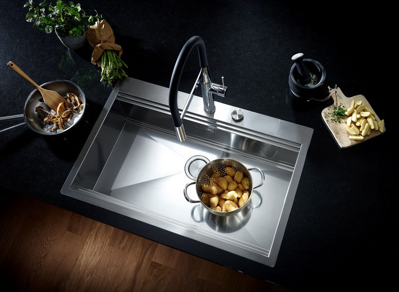 Kitchen Design from a Single Source: GROHE Sets Holistic Design Accents with Its New Kitchen Sinks and Bundles
